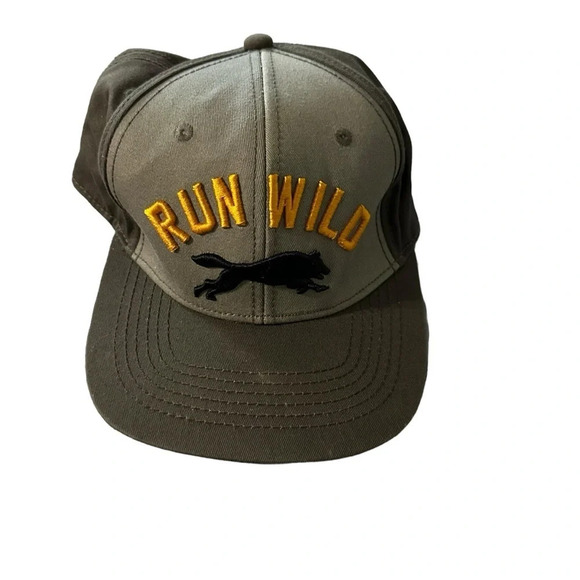 Old Navy Run Wild adjustable military green hat - Picture 1 of 3